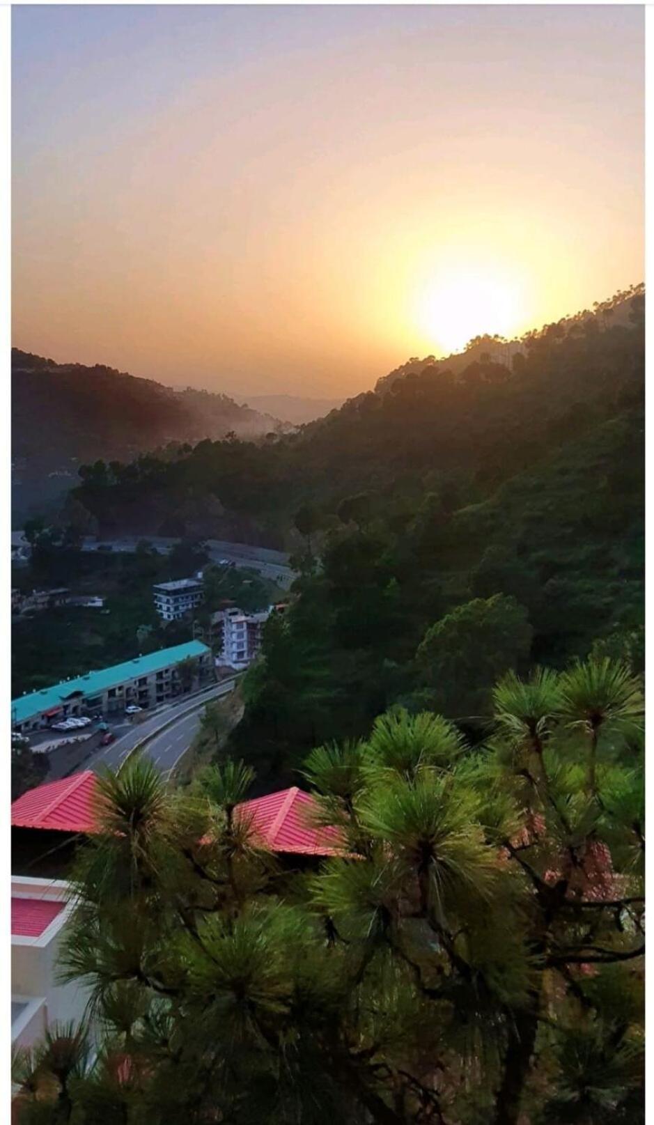 2Bhk Furnished Apartment/Near Kasauli/Barog/Luv Fun & Adventure โซลัน ภายนอก รูปภาพ