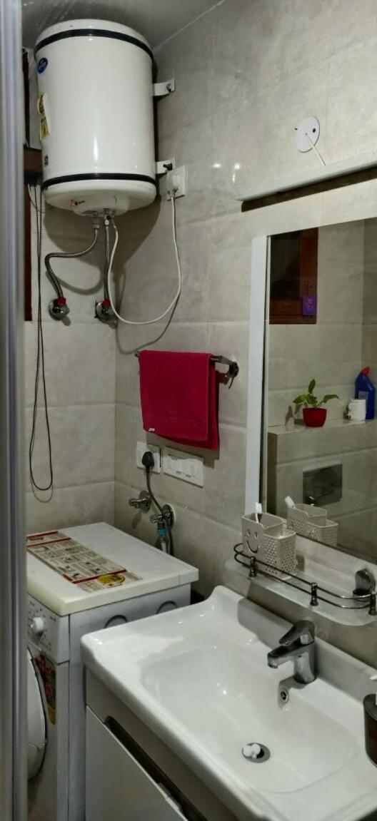 2Bhk Furnished Apartment/Near Kasauli/Barog/Luv Fun & Adventure โซลัน ภายนอก รูปภาพ